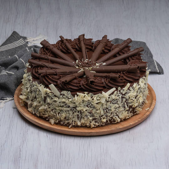 8" chocolate mud cake